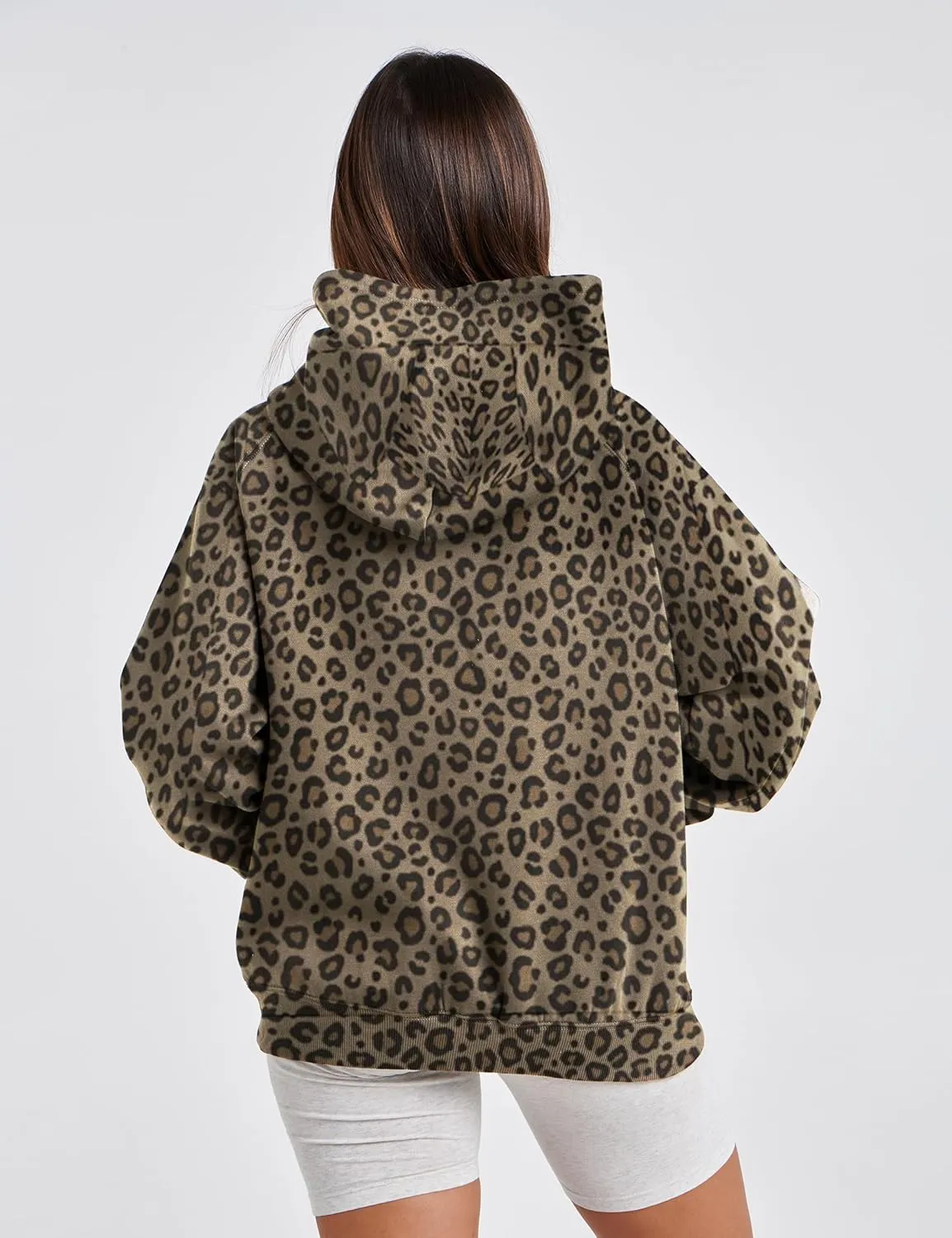 Ythomm Womens Cheetah Print Hoodie Oversized Leopard Graphic Fleece Hooded Sweatshirts Long Sleeve Pullover Tops With Pocket